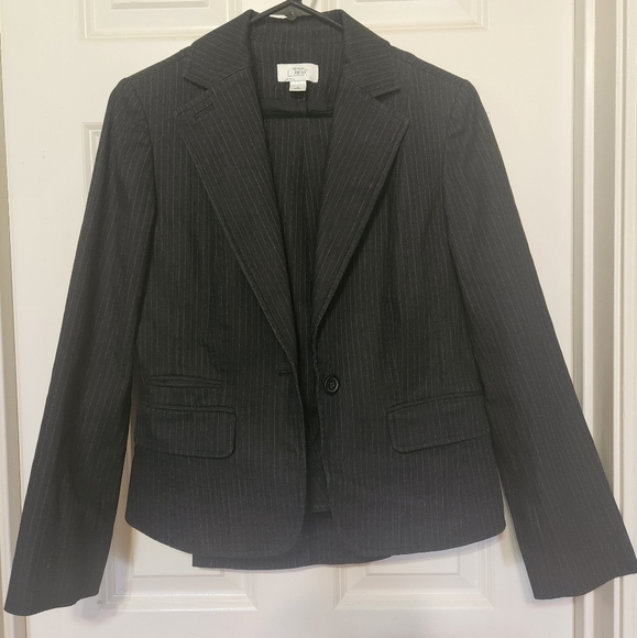 Gorgeous and Classy Ann Taylor The Loft Jean Material pant suit Sz 4top Sz 2pant - Picture 2 of 5